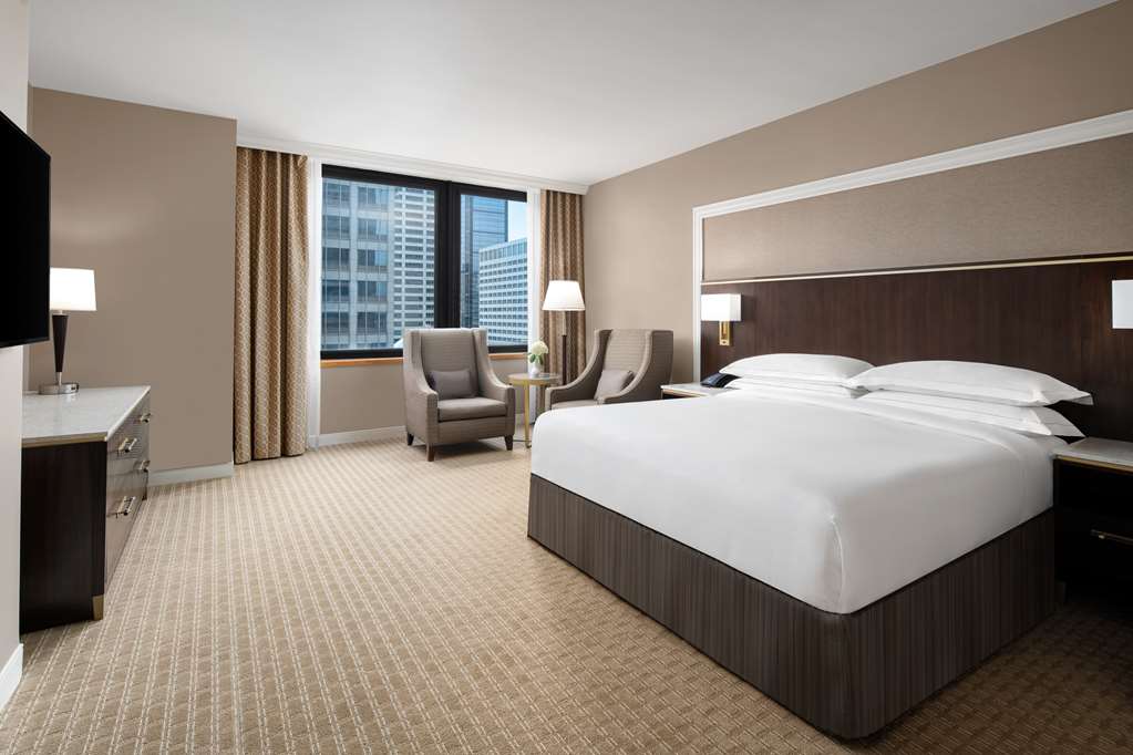 Hilton Indianapolis Hotel & Suites — photo 3
