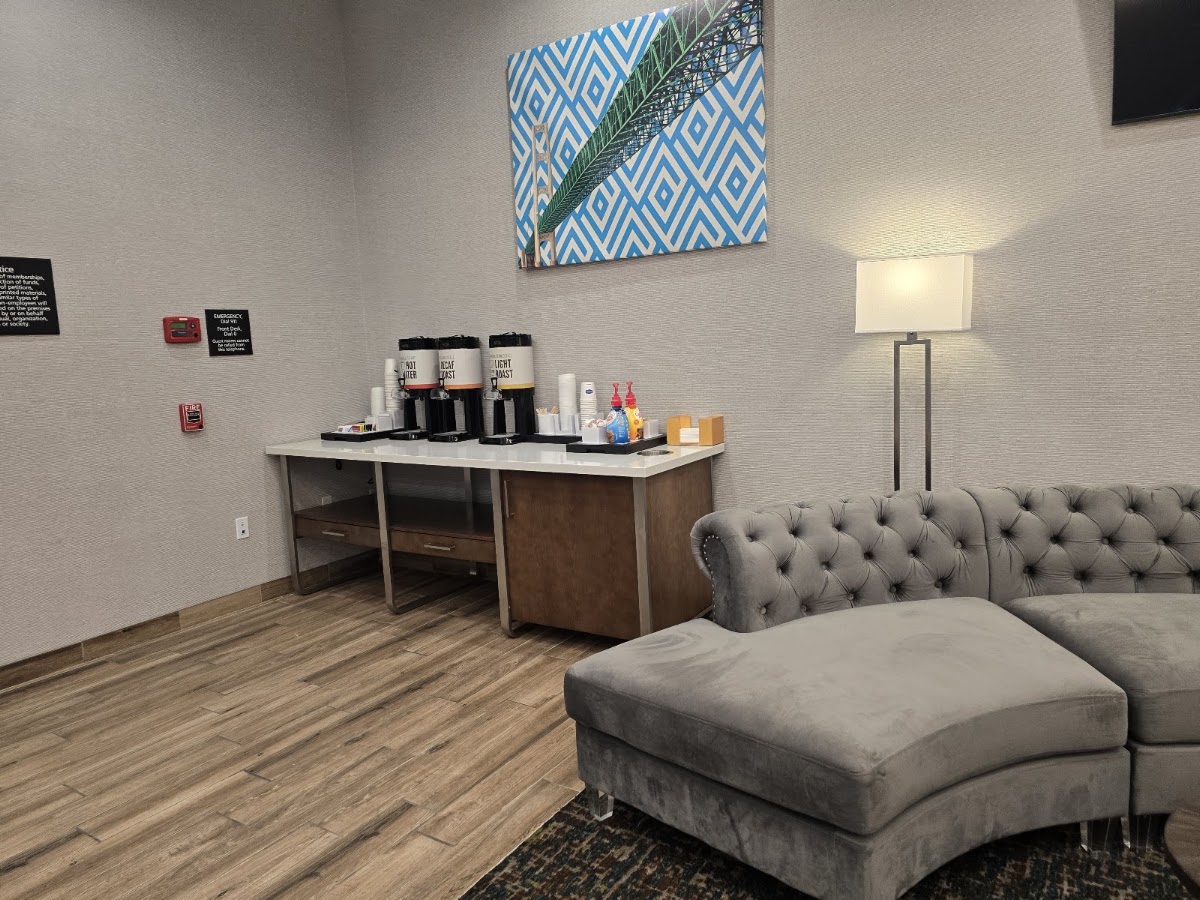 Hampton Inn Saline — photo 3