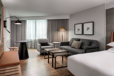 Sheraton Gateway Hotel in Toronto International Airport — photo 3