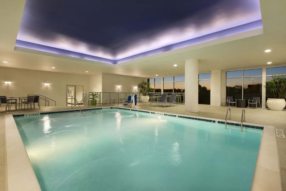 Embassy Suites by Hilton Greenville Downtown Riverplace — photo 4