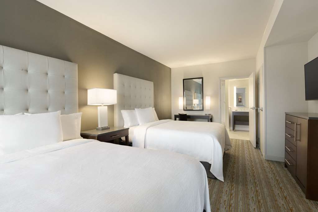 Embassy Suites by Hilton Greenville Downtown Riverplace — photo 5