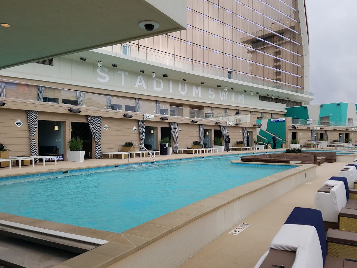 Circa Resort & Casino — photo 4
