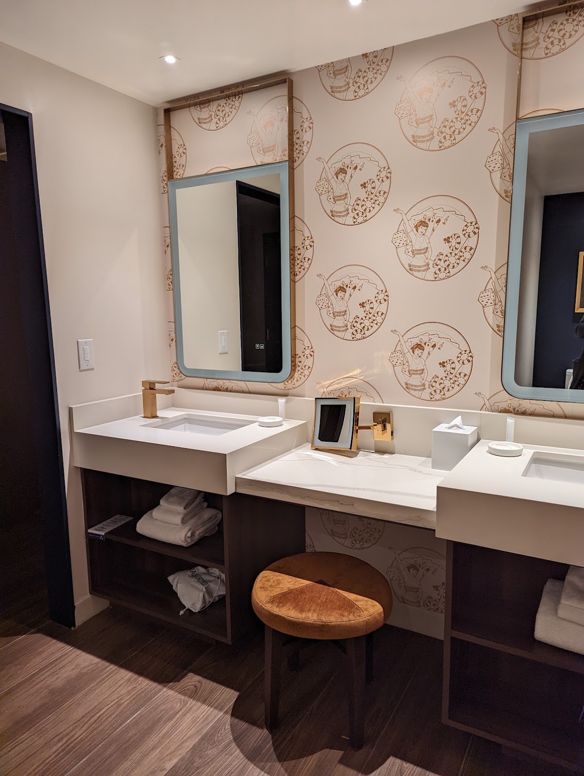 Circa Resort & Casino — photo 5