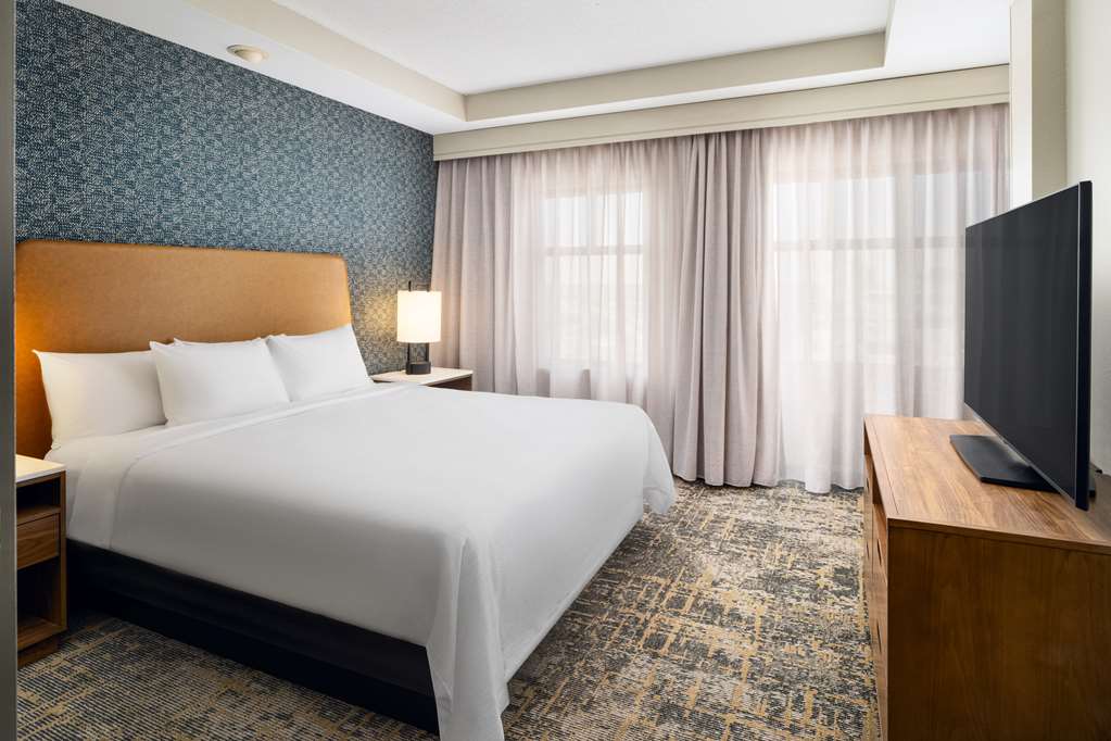 Embassy Suites by Hilton Lincoln — photo 3