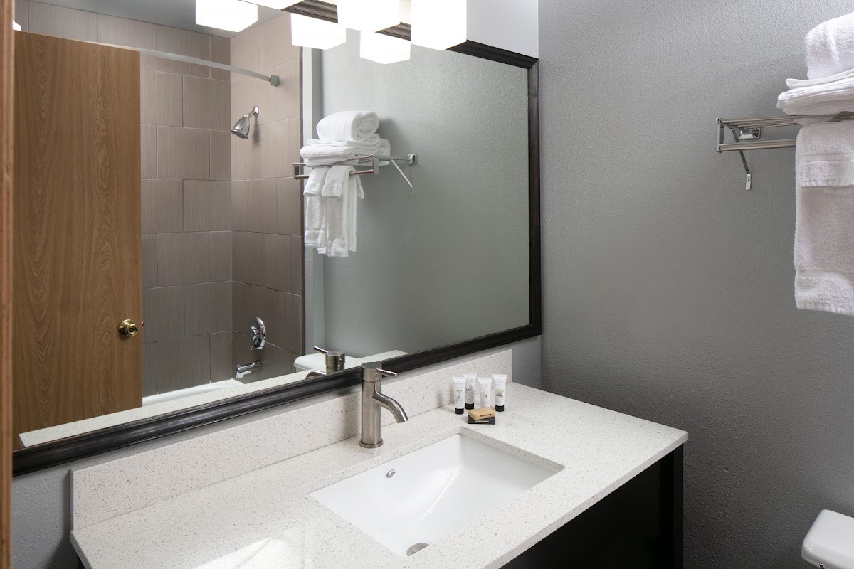 Red Lion Inn & Suites Sequim — photo 5