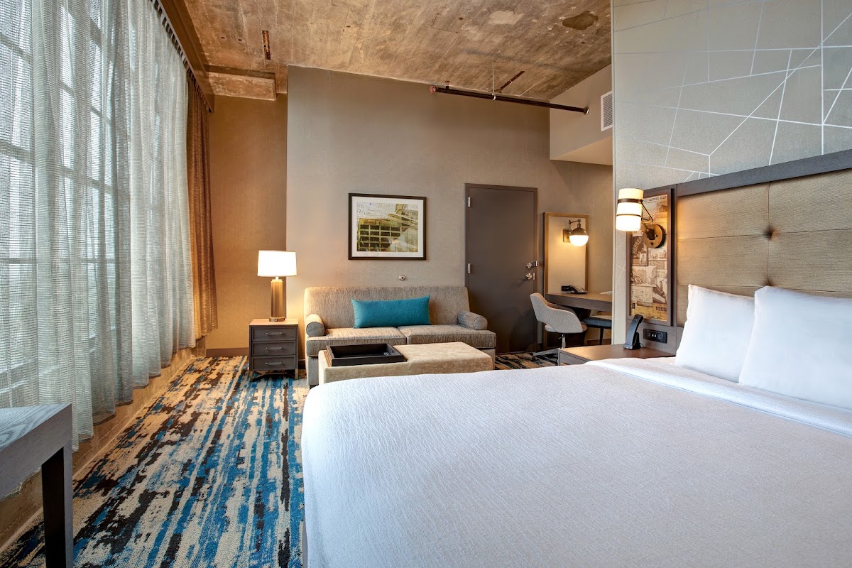 Embassy Suites by Hilton Rockford Riverfront — photo 3
