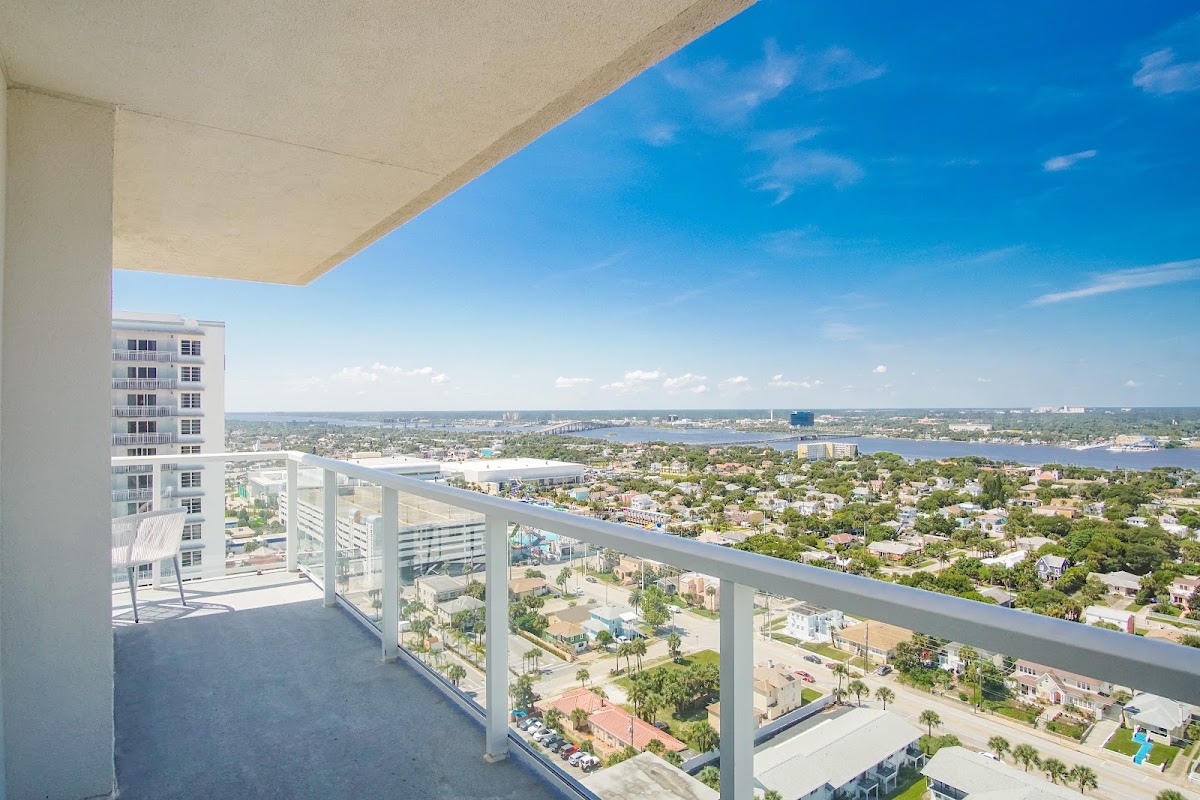 Daytona Grande Oceanfront Hotel