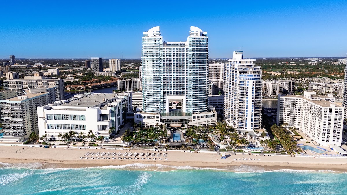 Signia by Hilton Diplomat Beach Resort