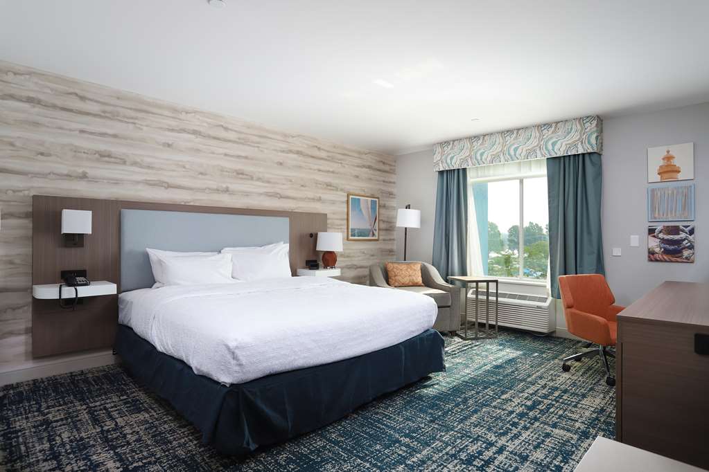 Hampton Inn & Suites Manistee Waterfront — photo 3