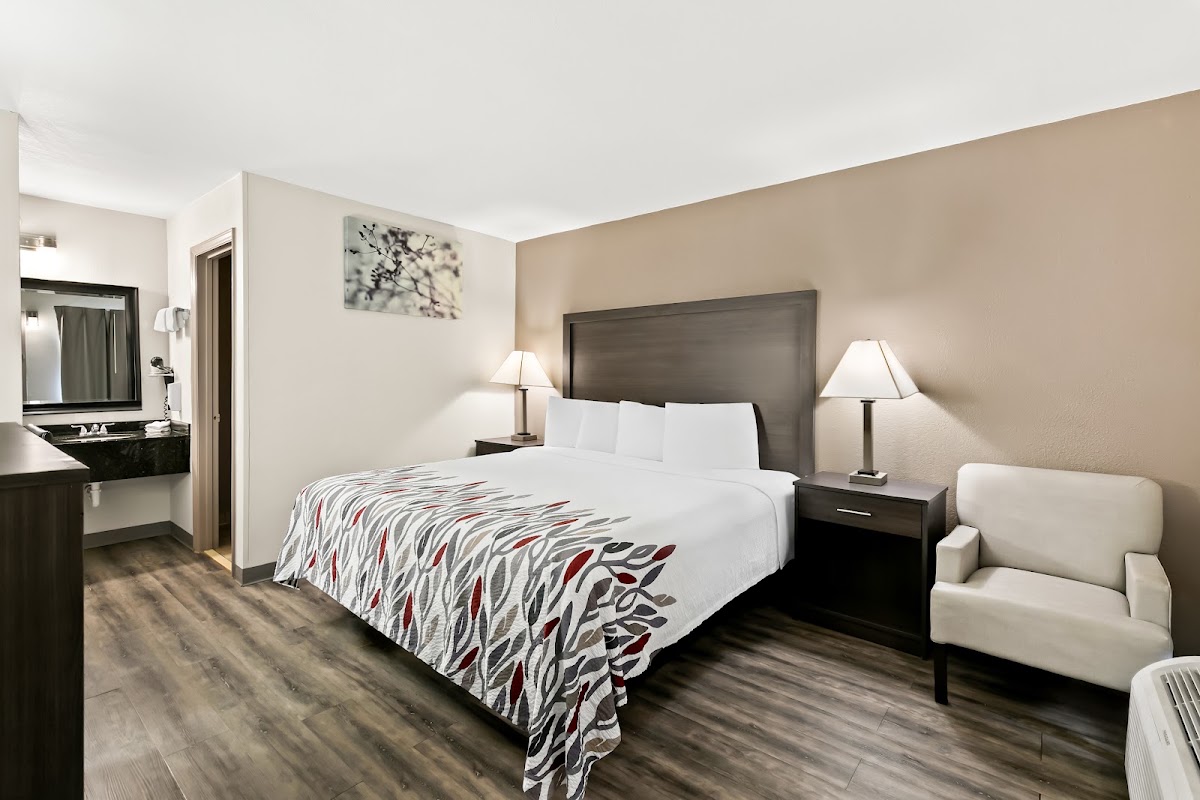 Red Roof Inn & Suites Duncan — photo 3