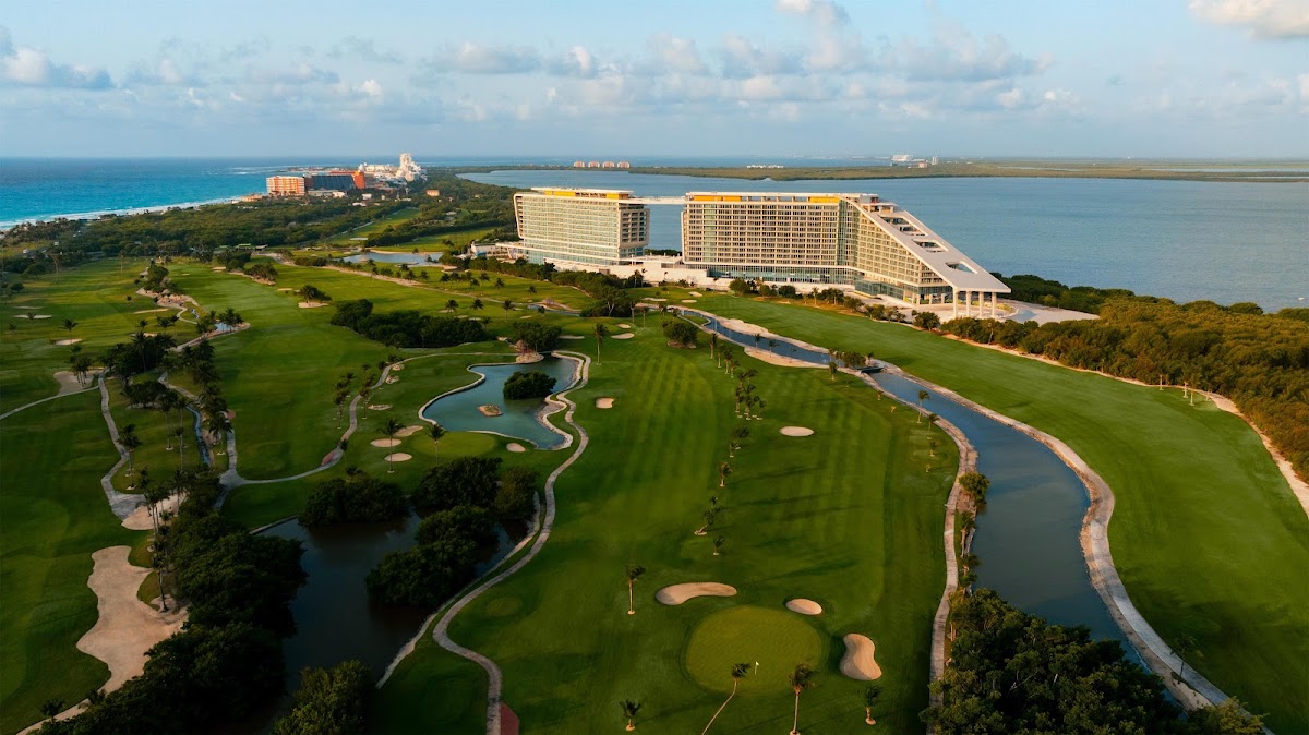 Hyatt Vivid Grand Island — photo 1