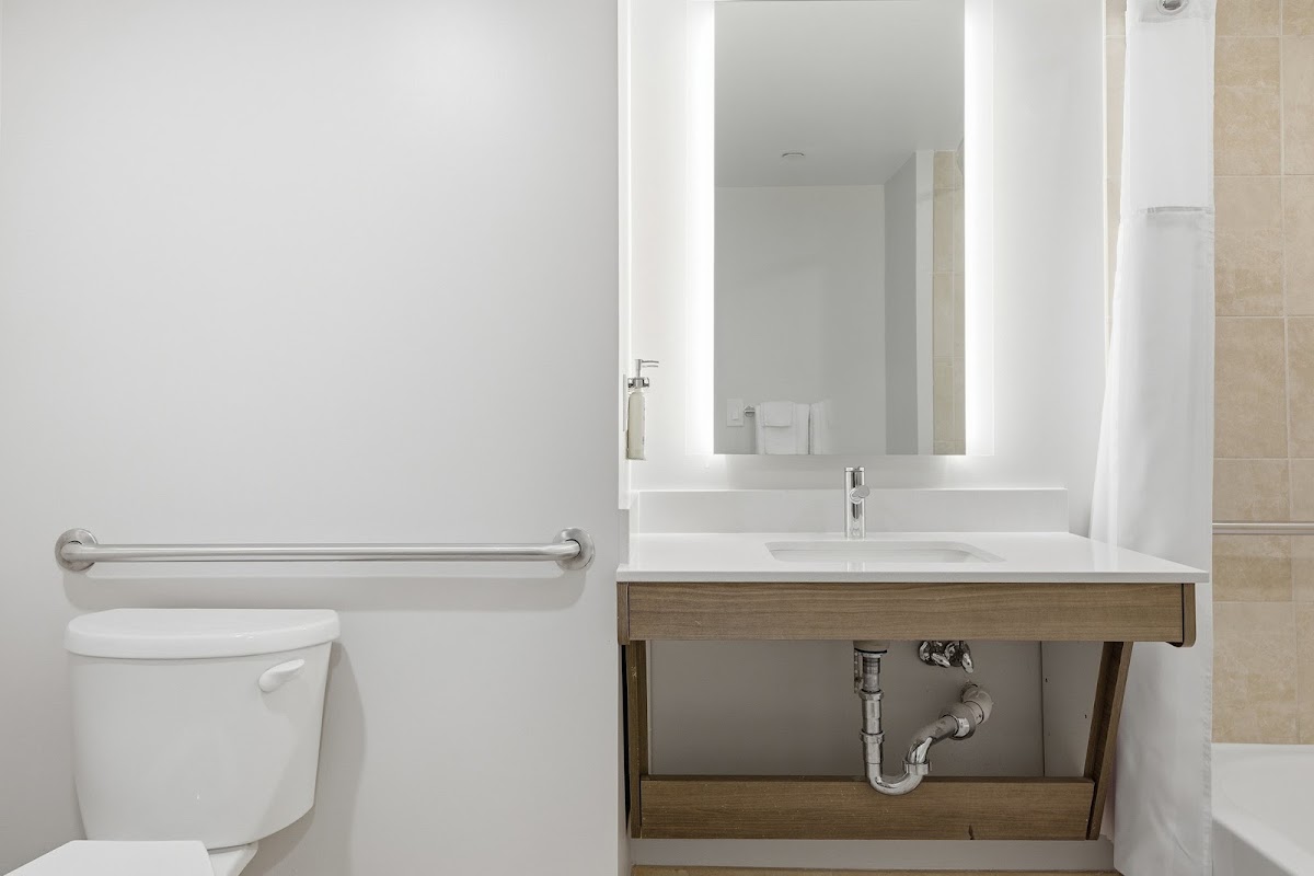 Holiday Inn Express & Suites Raleigh West – Lenovo Center by IHG — photo 4
