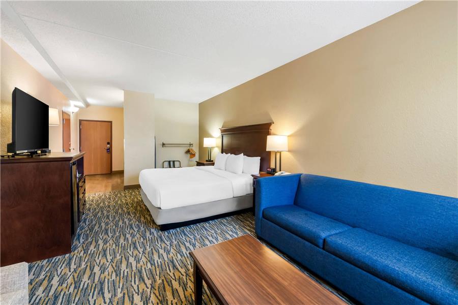 Comfort Inn & Suites Branson Meadows — photo 3