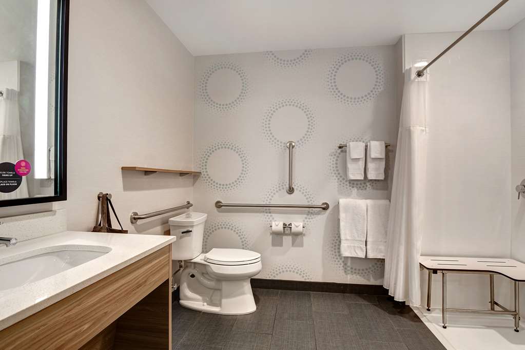 Tru by Hilton Macon North — photo 4