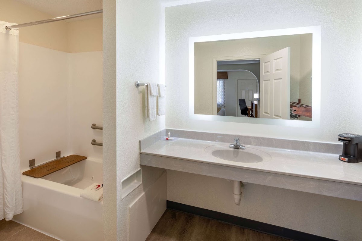 Baymont by Wyndham Biloxi/Ocean Springs — photo 5