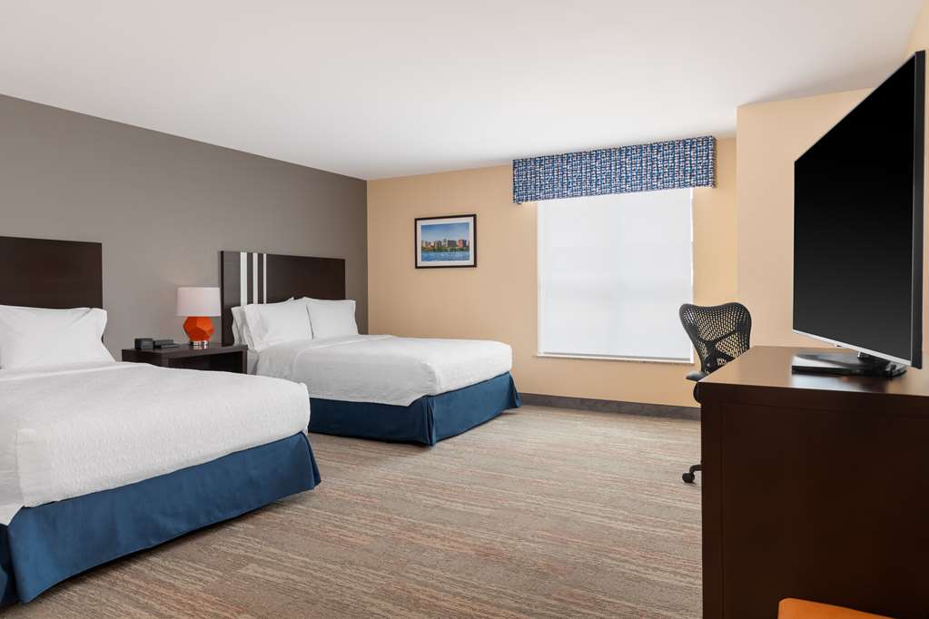 Hampton Inn & Suites Madison / Downtown — photo 3