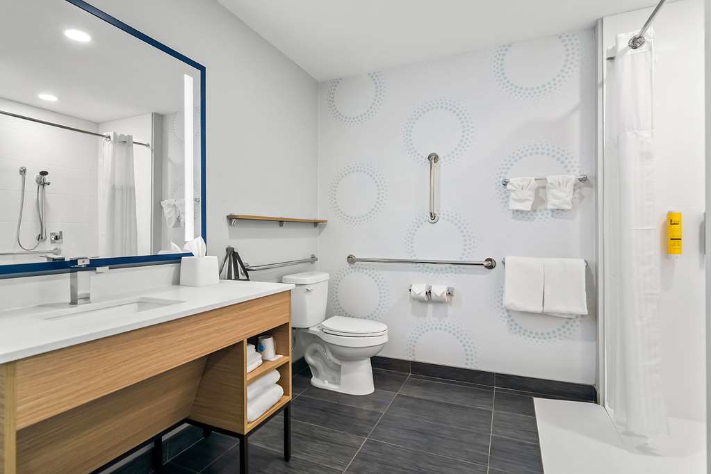Tru by Hilton Rogers Bentonville — photo 4