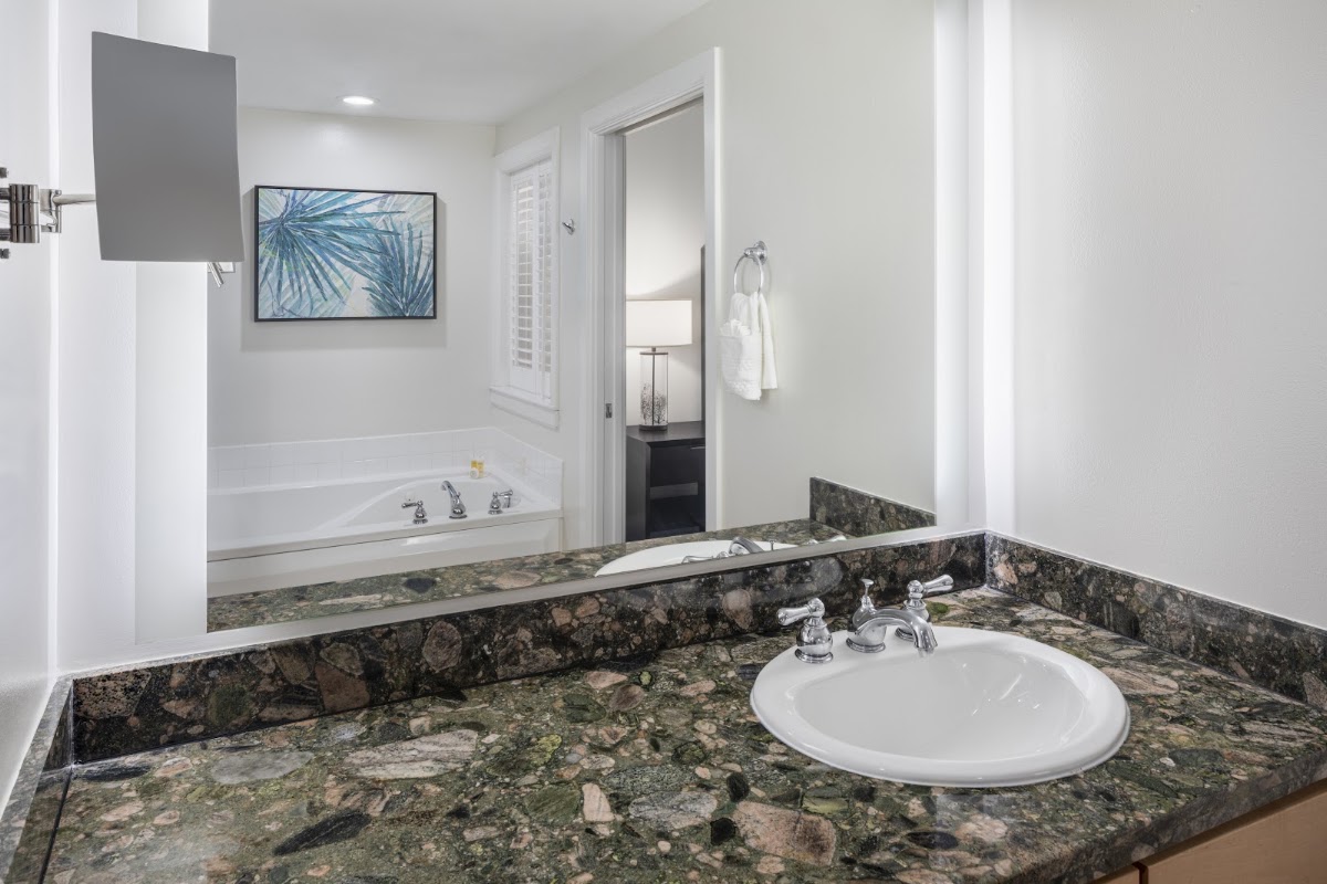 Harborside Resort & Vacation Rentals — photo 5