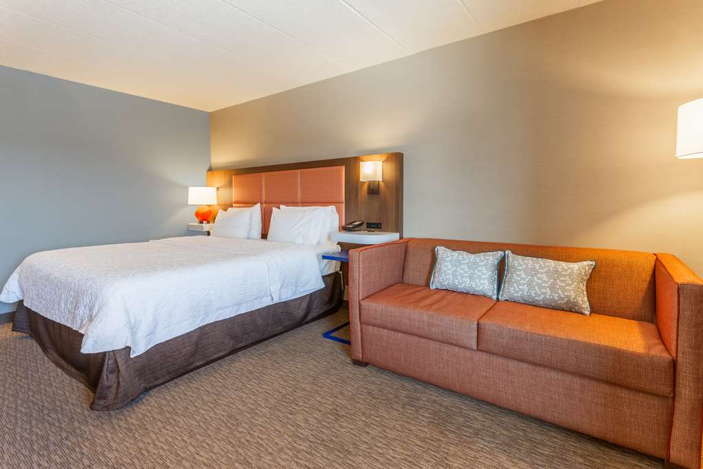 Hampton Inn Madison East Towne Mall Area — photo 3