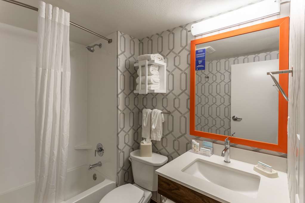 Hampton Inn Madison East Towne Mall Area — photo 5