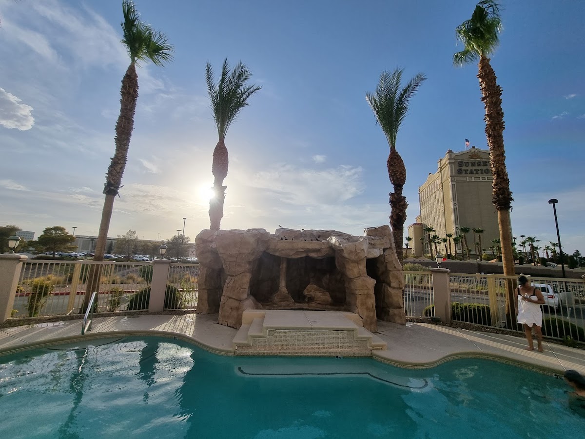 Holiday Inn Express & Suites Henderson, an IHG Hotel — photo 4