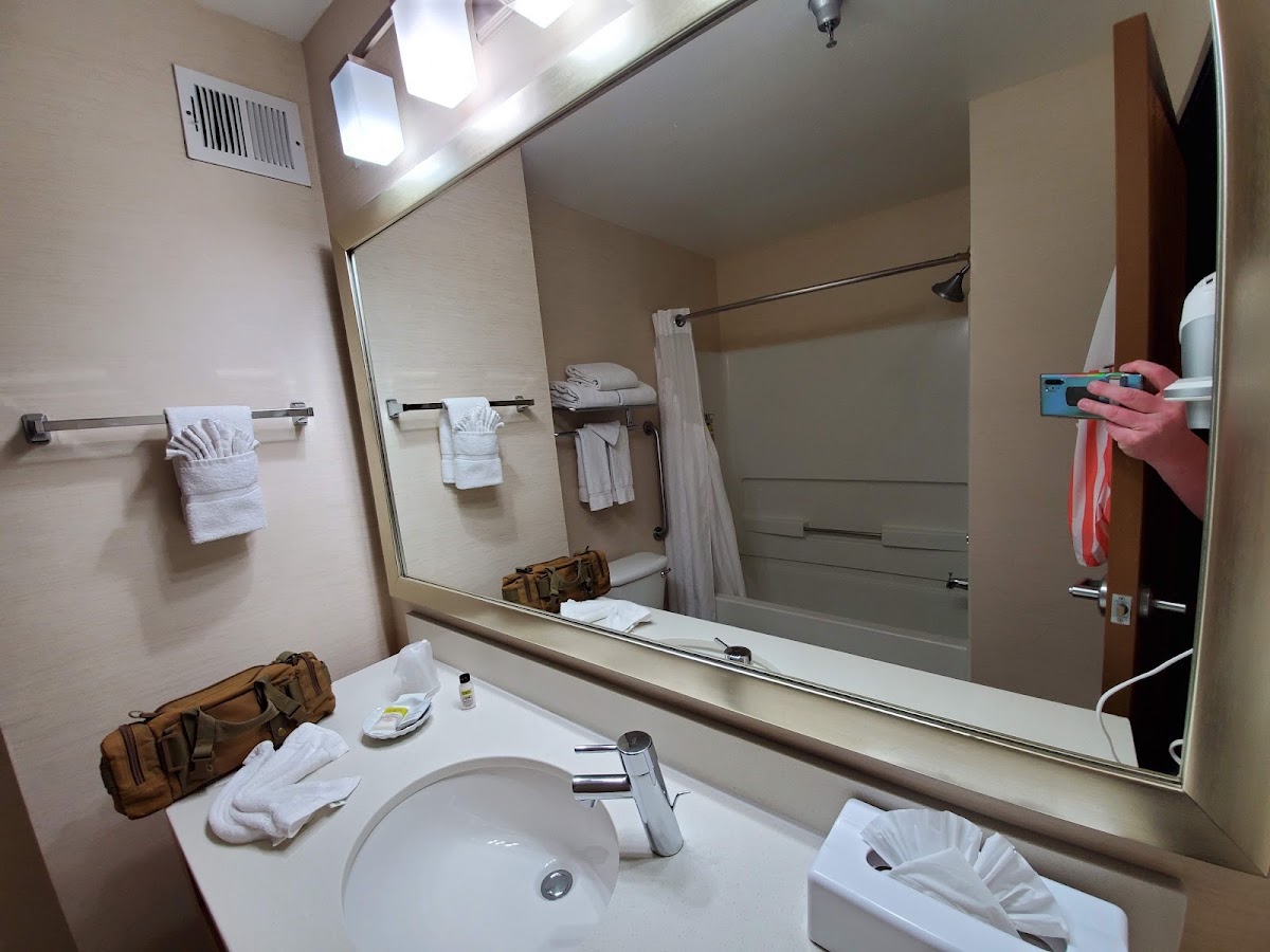 Holiday Inn Express & Suites Henderson, an IHG Hotel — photo 5