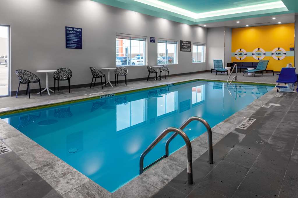 Tru by Hilton Cypress Houston — photo 4