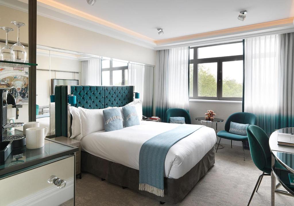 The Athenaeum Hotel & Residences — photo 3
