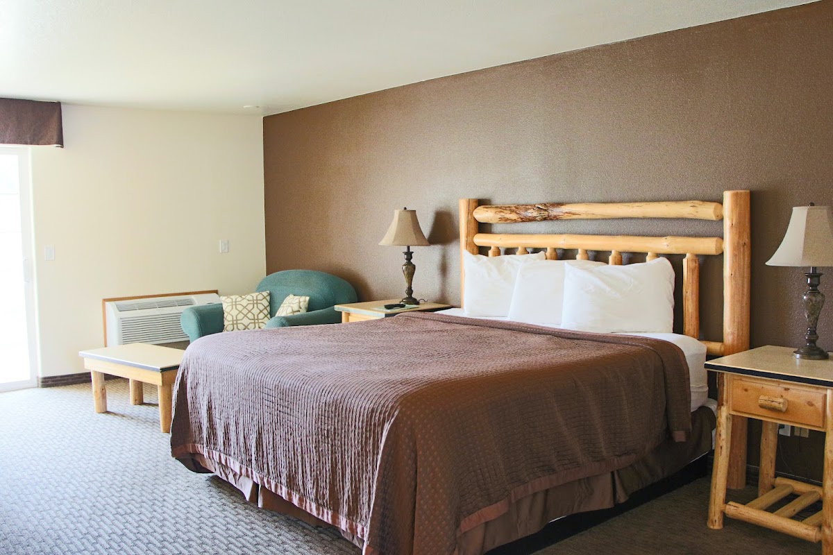 Sisters Inn & Suites — photo 3