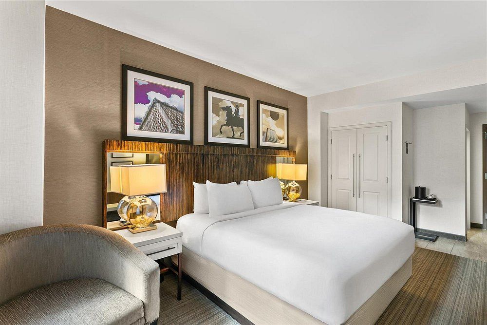 Sonesta Hotel Baltimore Inner Harbor — photo 3