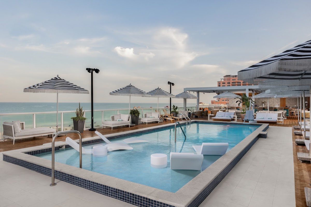 The Hiatus Clearwater Beach, Curio Collection by Hilton — photo 4