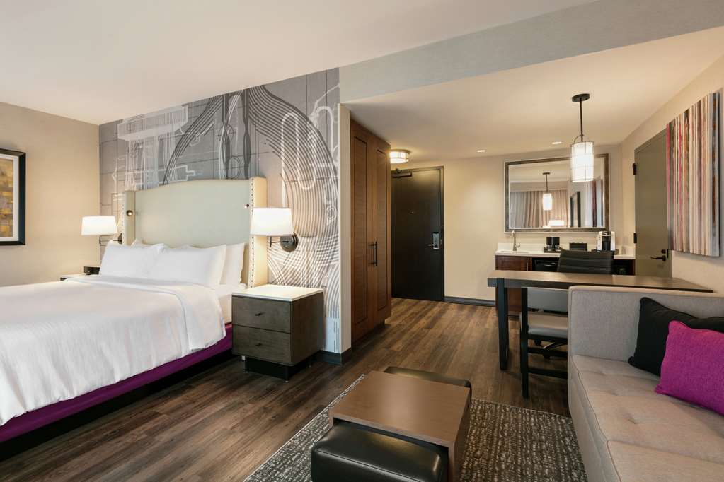 Embassy Suites by Hilton Berkeley Heights — photo 3
