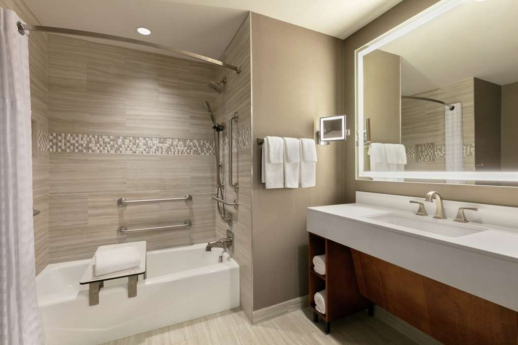 Embassy Suites by Hilton Berkeley Heights — photo 5