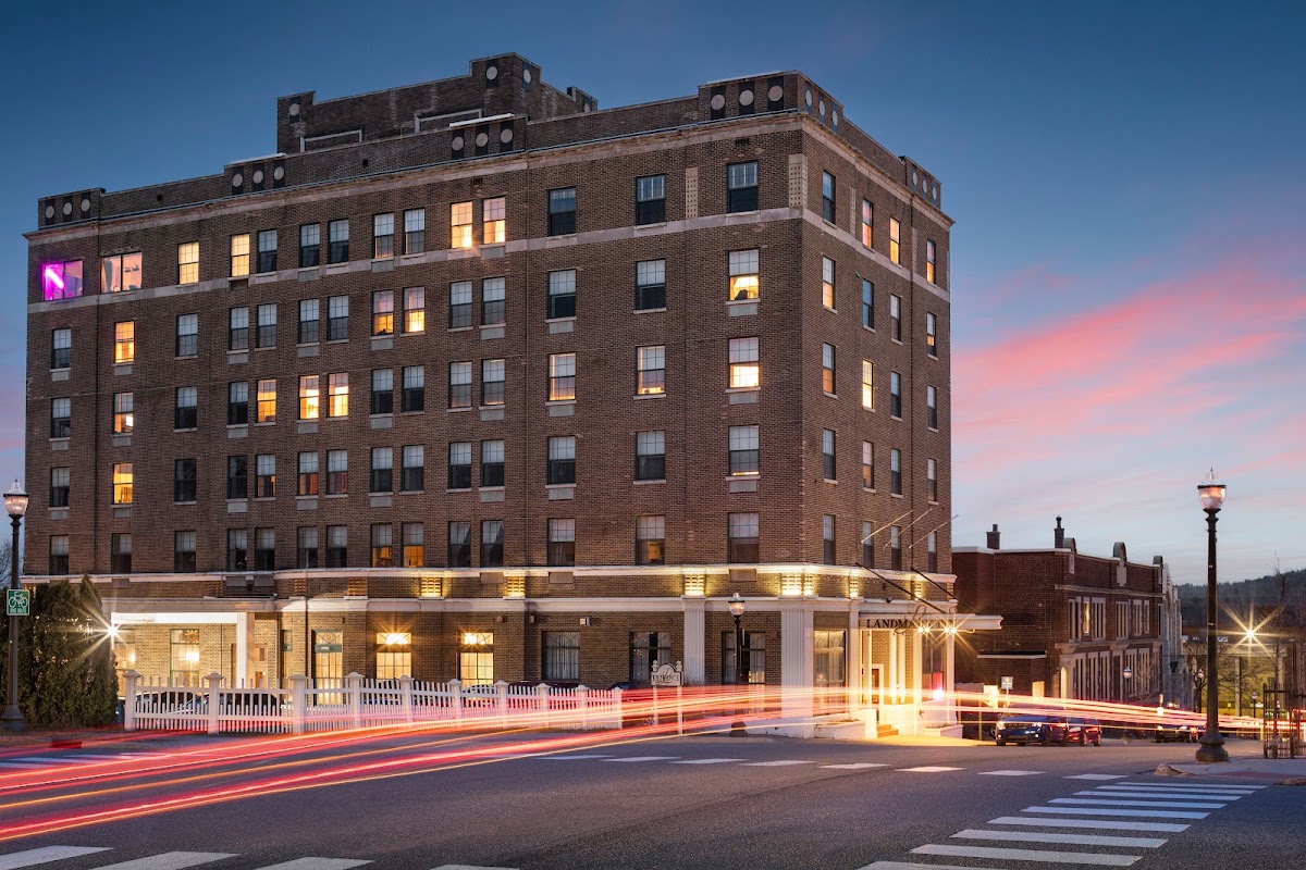 Landmark Inn — photo 1