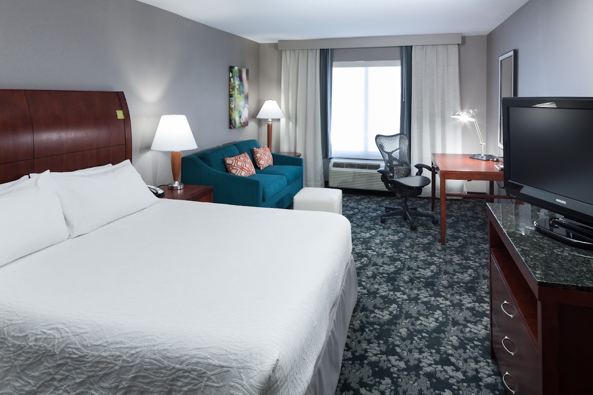 Hilton Garden Inn Naperville/Warrenville — photo 1