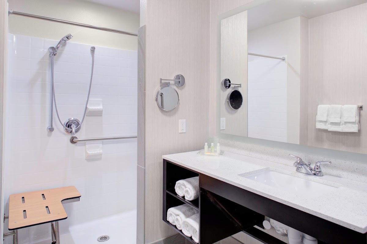 Holiday Inn Windsor - Wine Country by IHG — photo 5