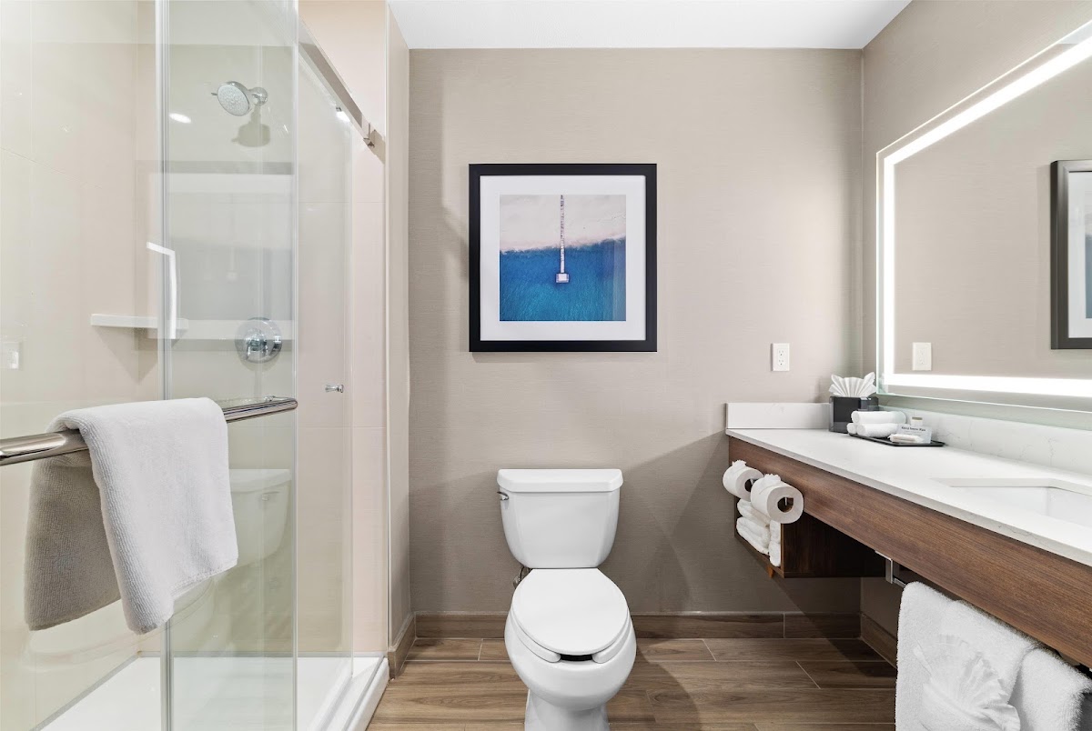 La Quinta Inn & Suites by Wyndham Santa Cruz — photo 5