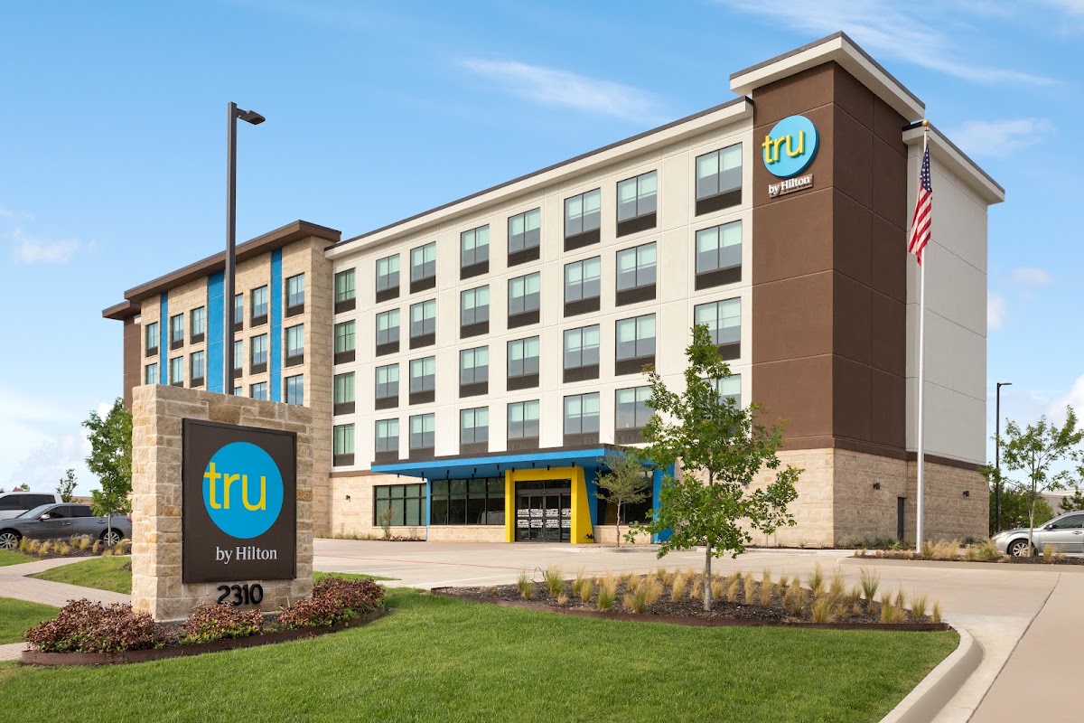 Tru by Hilton Frisco Dallas — photo 1