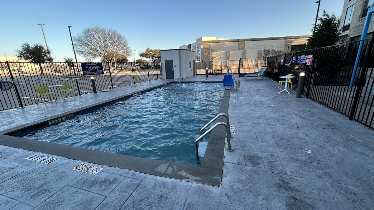 Tru by Hilton Frisco Dallas — photo 4