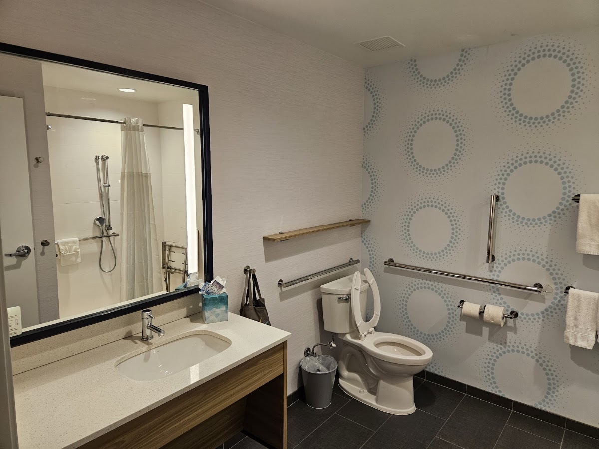 Tru by Hilton Frisco Dallas — photo 5