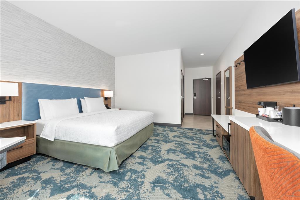 Hampton Inn and Suites Irving Hwy 183 — photo 3