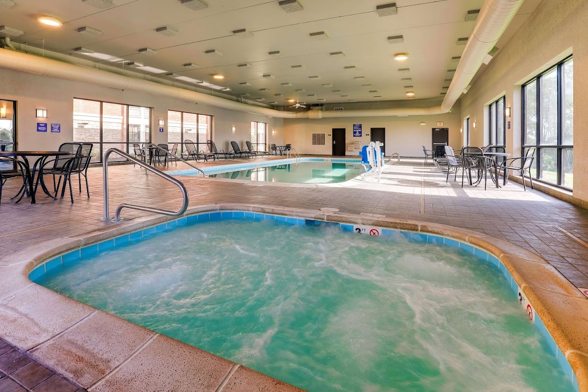 Drury Inn & Suites St. Joseph — photo 4