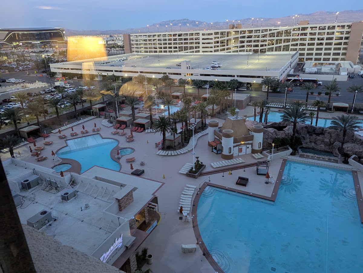 Excalibur Hotel & Casino — photo 4