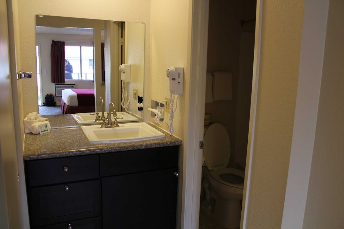 California Suites Hotel — photo 5