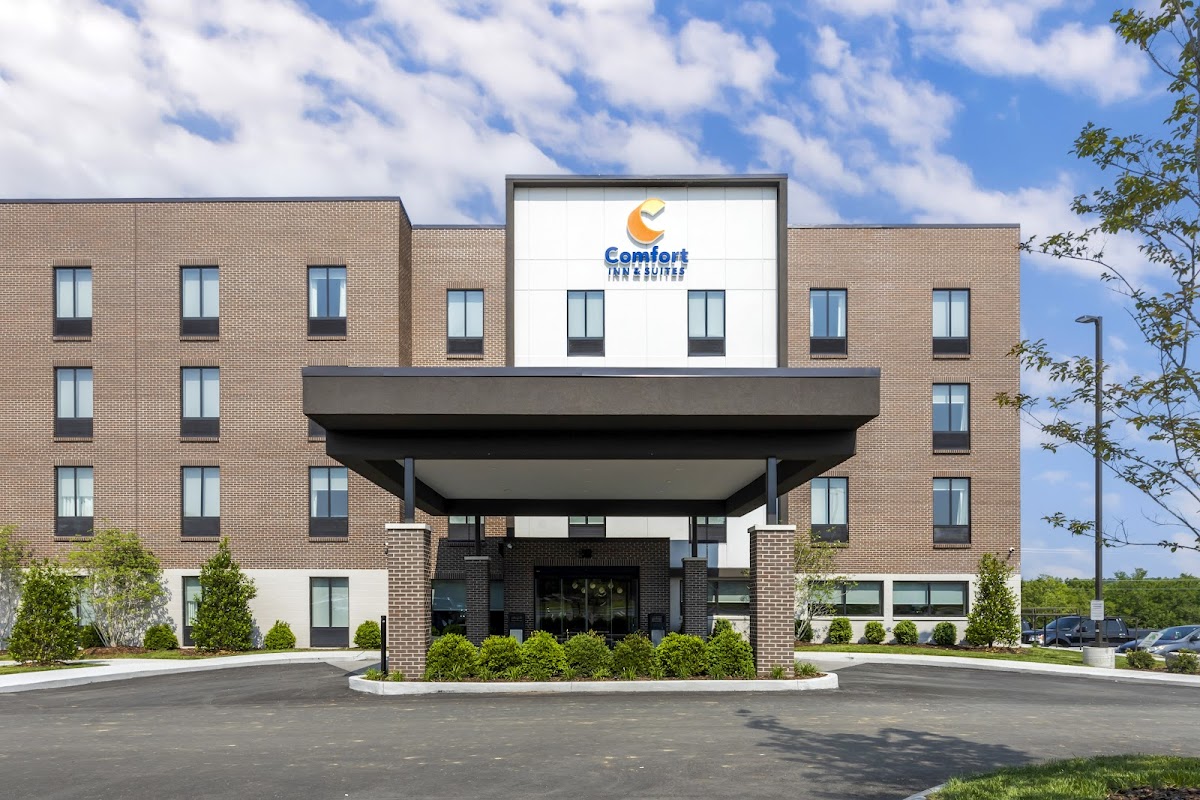 Comfort Inn & Suites Gallatin - Nashville Metro — photo 1