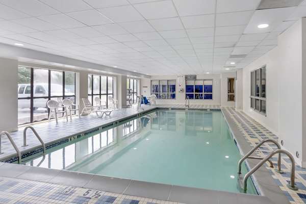 Comfort Inn & Suites Voorhees/Mt. Laurel — photo 4