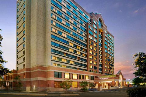 Courtyard by Marriott Arlington Crystal City/Reagan National Airport — photo 1