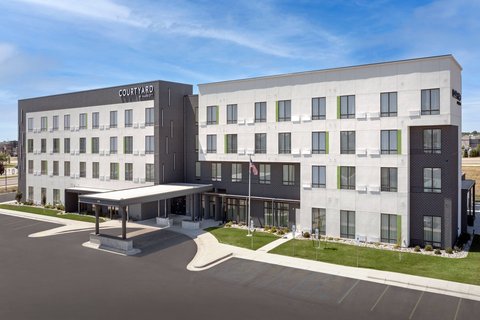 Courtyard by Marriott Fargo — photo 1