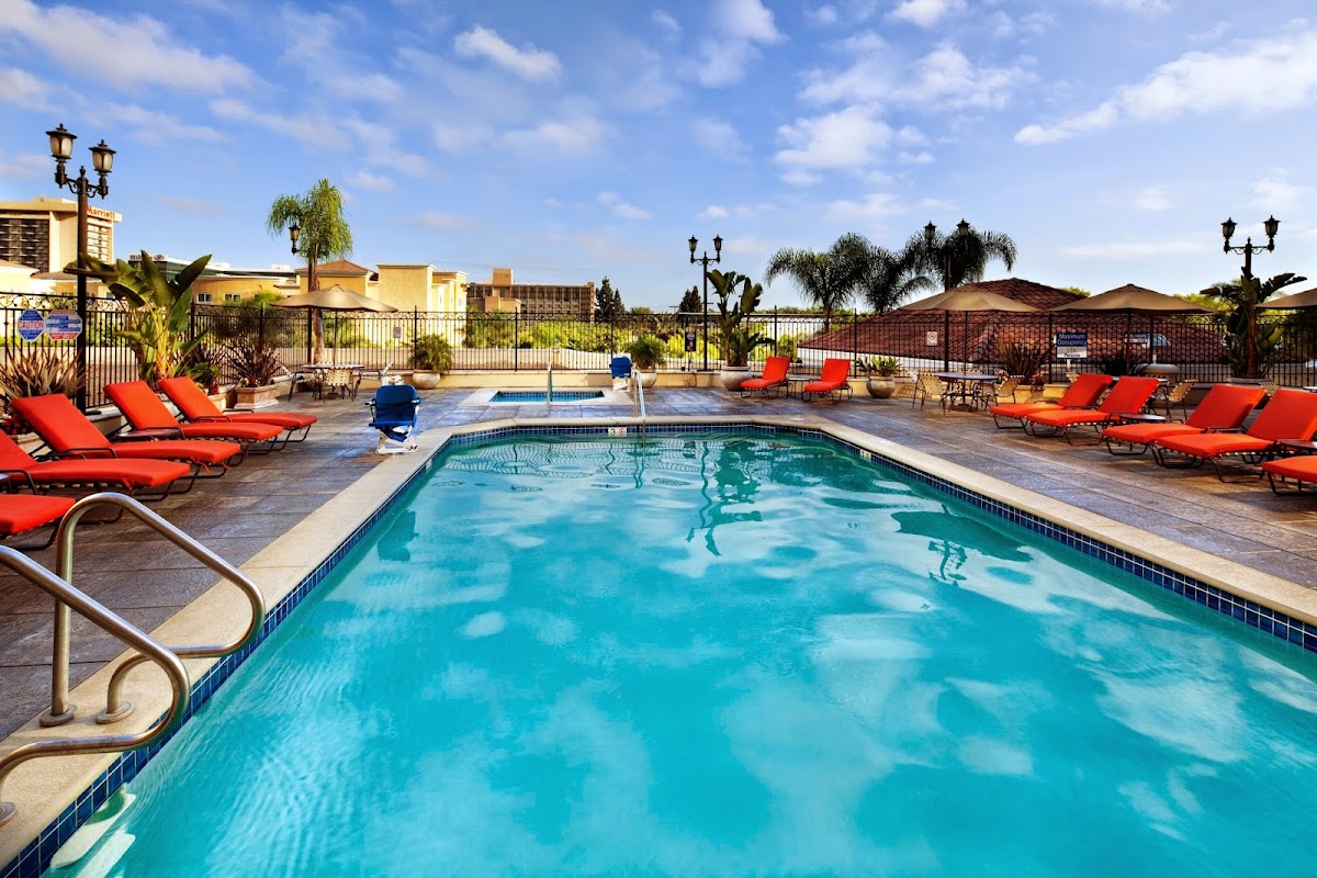 DoubleTree Suites by Hilton Hotel Anaheim Resort - Convention Center — photo 4