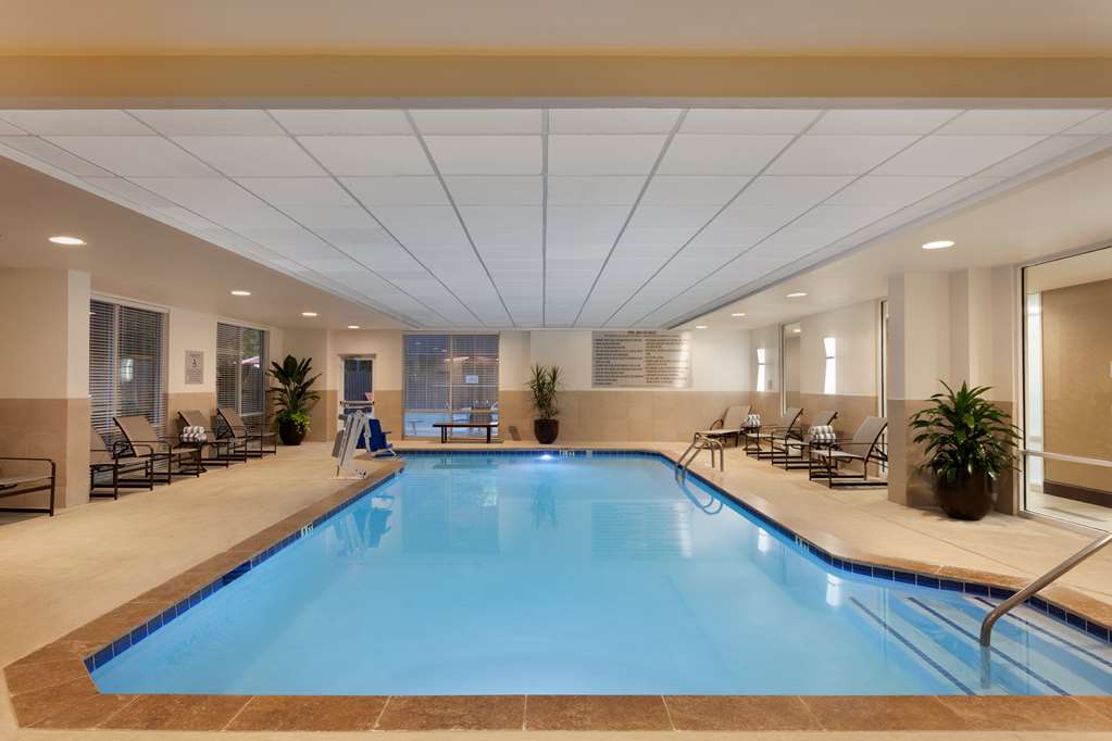 Embassy Suites by Hilton Atlanta Airport — photo 4